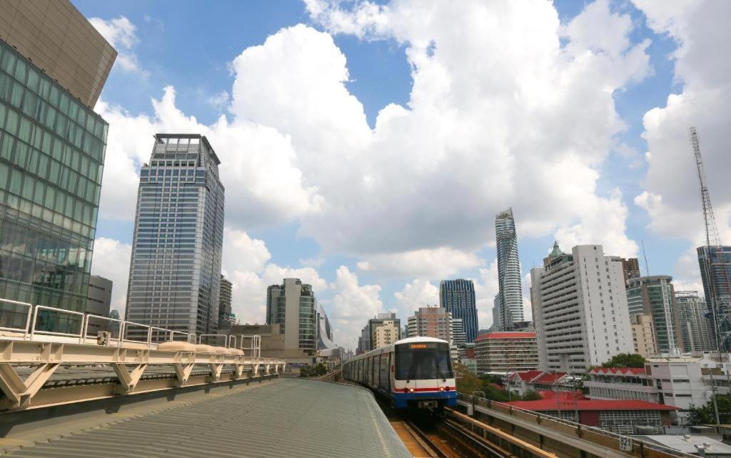 Hotel White House Asoke Sukhumvit 18 Bangkok Exterior foto
