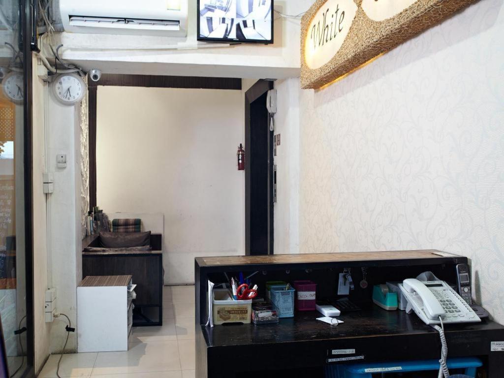 Hotel White House Asoke Sukhumvit 18 Bangkok Exterior foto