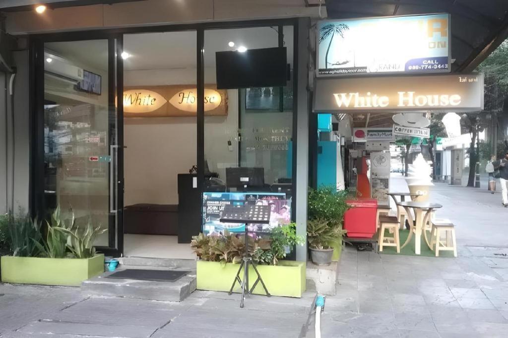 Hotel White House Asoke Sukhumvit 18 Bangkok Exterior foto